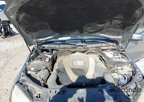 2010 Mercedes-Benz C 300 Sport z USA, uszkodzony, nr VIN WDDGF5EB0AR098437